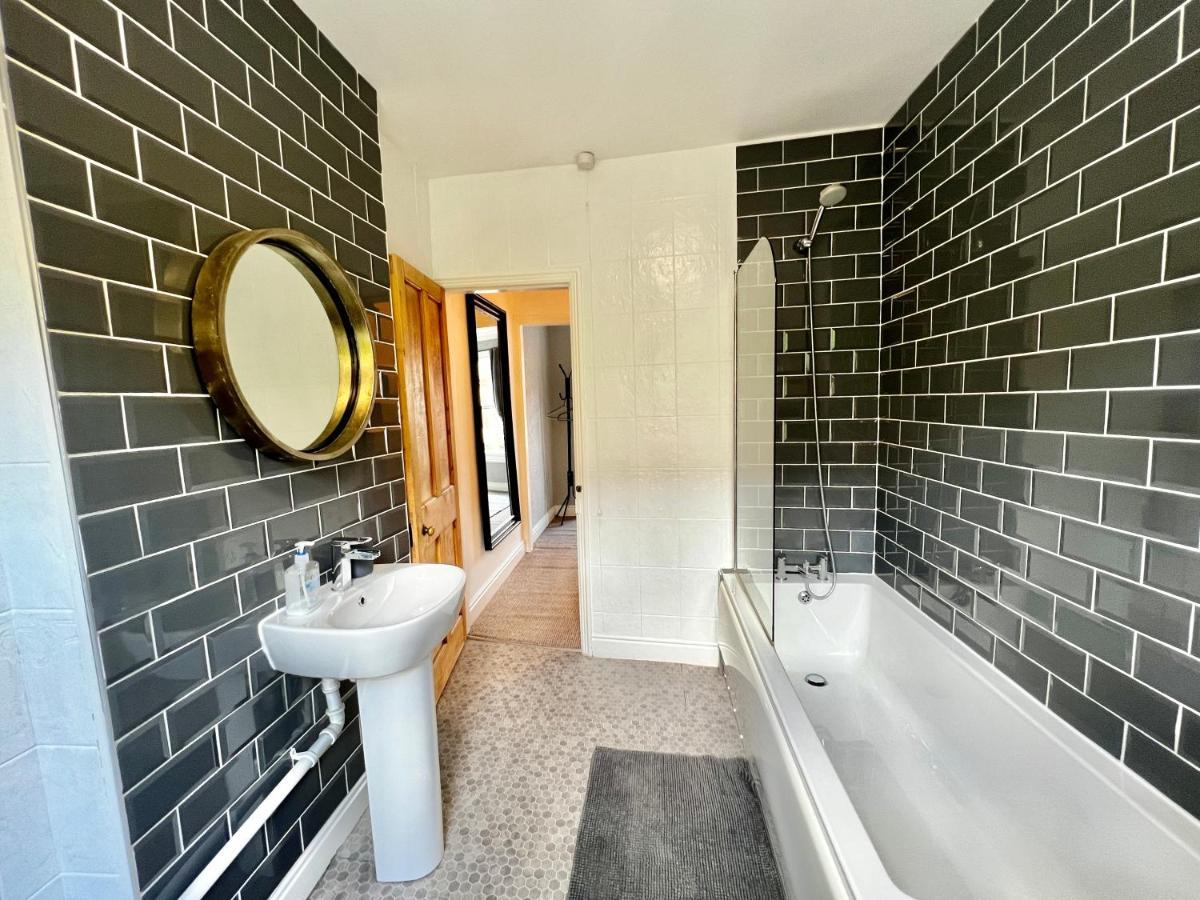 14 Union Road Villa Lincoln Exterior photo